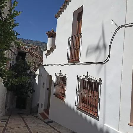 Casa Alameda * Benarrabá